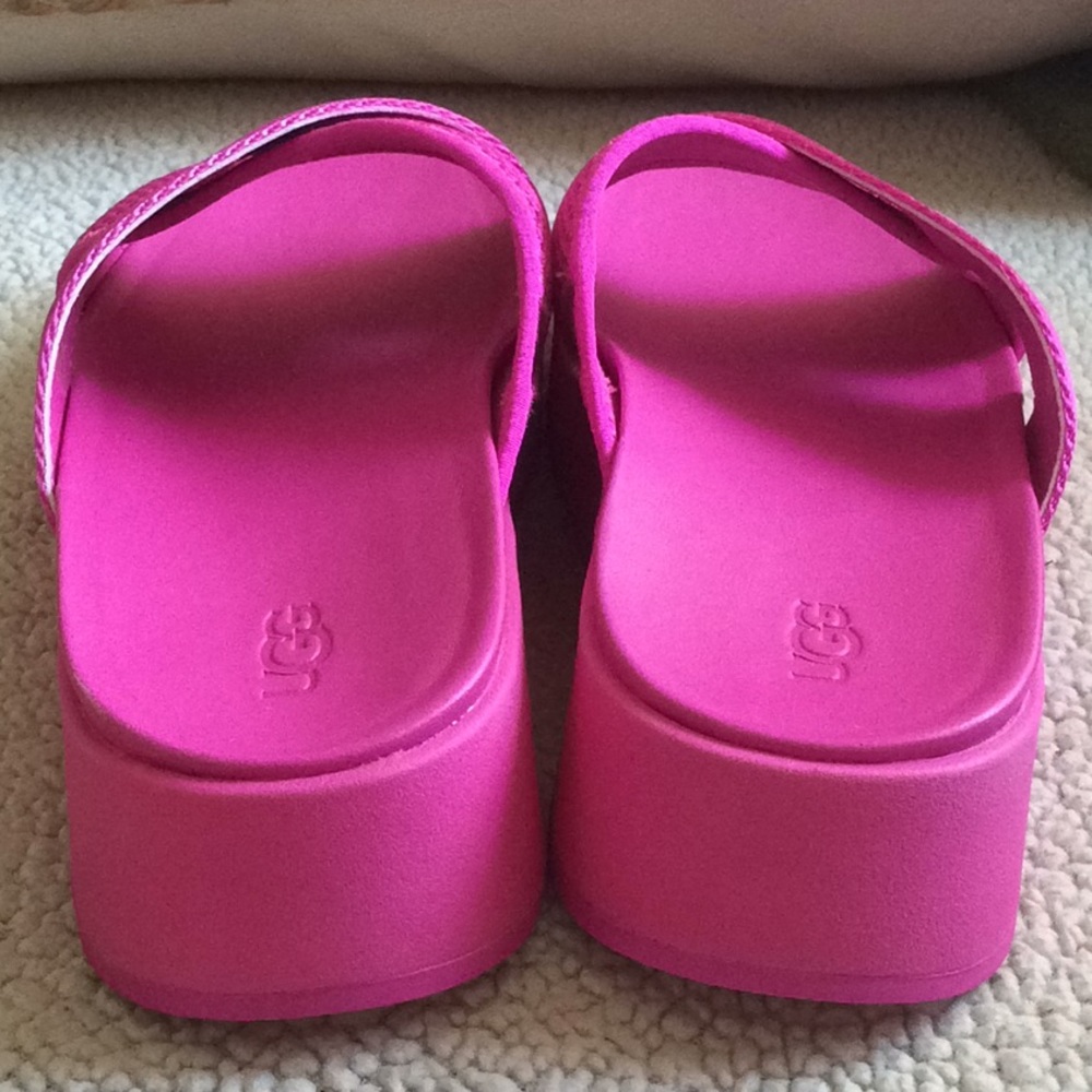 UGG Sandals - Picture 5 of 8